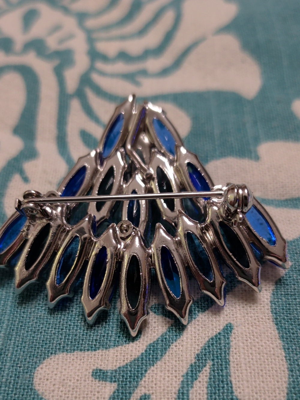 Beautiful Waterfall Rhinestone Brooch - Mid-century - Picture 3 of 7